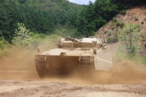 【韓国軍事】 韓国型歩兵戦闘装甲車「レッドバック」機動シーン、初公開…オーストラリアへの輸出を目指す