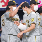 【阪神】矢野監督　3回終了時、異例の円陣での“カツ”の内容明かす「かっこいい野球をしようぜ、と」