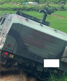 【韓国陸軍】 あぜ道から落ちた韓国軍装甲車…「これが軍隊か」という声が出る写真２枚