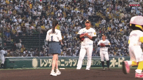 NMB48川上千尋　阪神―中日戦で始球式「私が投げてから全勝、勝利の女神になれたら」