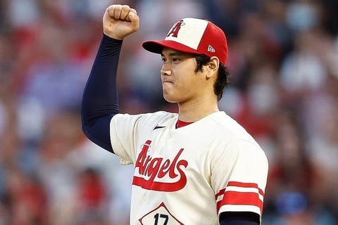 大谷翔平 13勝8敗 148回 2.43 196奪三振／.266 34本 89打点 OPS.892