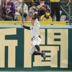 【阪神】佐藤輝が糸井の引退試合でいきなり超ファインプレー
