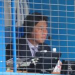 広島の新監督・新井貴浩氏「来シーズンから広島カープの指揮を執ることになりました」 テレビ解説で報告