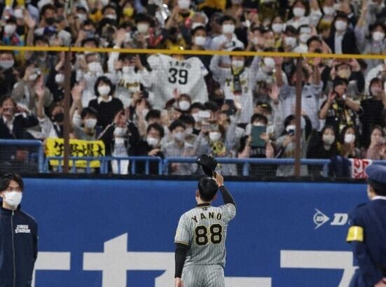阪神・佐藤輝明　矢野監督に感謝「気持ちを教えてもらった。みんな同じ方向を向いて野球ができた」
