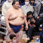 【画像】巨人・松田、九州場所で発見される