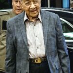 マハティール氏政界引退か　97歳「最後の選挙」で落選