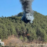 「遺物が飛んできた」４７年前の山火事予防目的の韓国ヘリコプター、襄陽で墜落…５人死亡