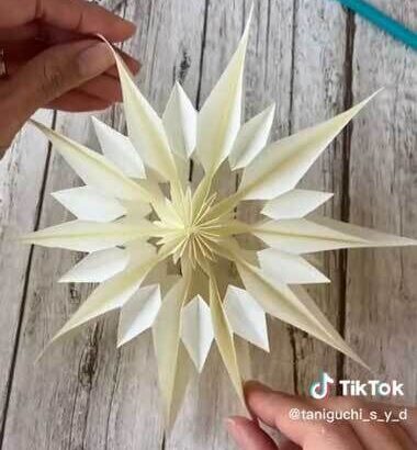 折り紙で作る“雪の結晶”が美しい！クリスマス飾りにもぴったりの紙工作動画が「美しい」「作ってみたい」と話題に 