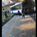 【速報】阪神・西宮駅構内の商業施設「エビスタ西宮」にバス突っ込む　けが人が出ている模様