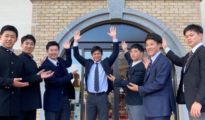阪神の新入団選手たちが甲子園歴史館を見学