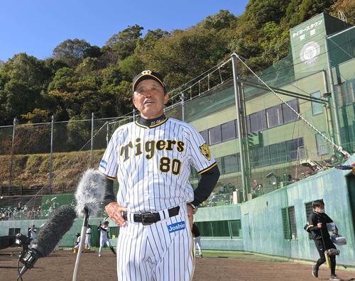 阪神　岡田彰布監督「何十年浜風言うてんの。吹いてないよ」佐藤輝明ら若手に豪快な大飛球望む