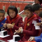 【北朝鮮】金正恩氏、少年団代表たちに日本の腕時計「セイコー(ALBA)」をプレゼント…少年たちは喜びに満ちあふれる