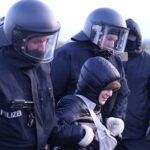”環境少女”グレタさん　ドイツの炭鉱デモに参加して警察に強制連行される (東スポ)