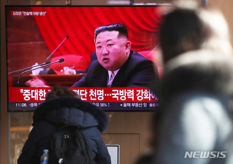 【北朝鮮】40歳目前の金正恩氏、酒を飲んで涙…「中年の危機」に直面か＝英紙