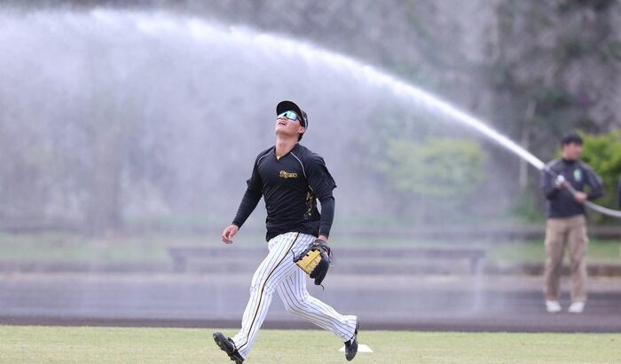 【悲報】岡田監督、3月中旬まで内緒のつもりだった、ドラ1トリオのクリーンアップ構想を掛布氏にバラされてしまう