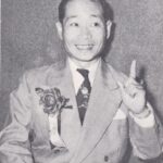 昭和18年、当時人気の落語家だった「昔々亭桃太郎」は召集され、満州で軍務についた