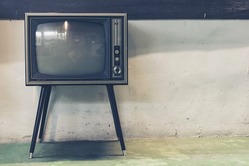 「テレビ離れ」の真実、若者だけじゃなく50代以上もテレビを観なくなっていた
