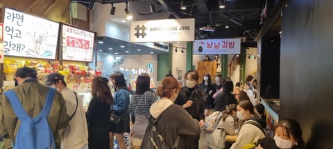 【K-TOWN】韓国の商品扱う店急増…コリア・タウンに変わりつつある日本の若者の街 原宿