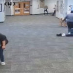 【アメリカ】体重120キロの男子高校生が補助教員を殴り倒す