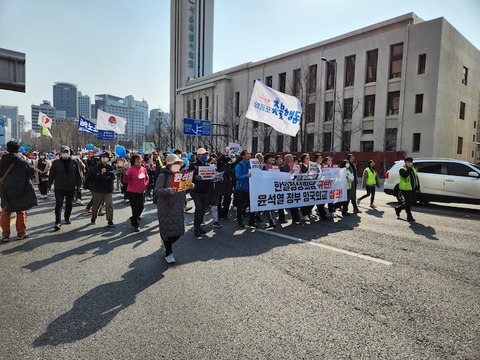 【日韓関係】日韓会談は「亡国外交」　韓国で集会、日本大使館前でも