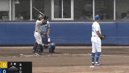 阪神佐藤輝明が降格直後の第打席で中堅フェンス直撃の三塁打いきなり軍戦で豪打
