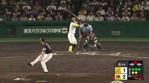 ついに出た阪神佐藤輝が95打席ぶり本塁打右翼ポール際へズドン