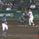【阪神】西純矢が二回に中前適時打！　出場２試合連続安打に一塁上で笑顔