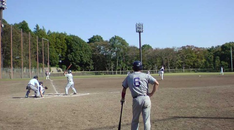 草野球やってる人来て。対戦相手のレベルとかどうしてる？