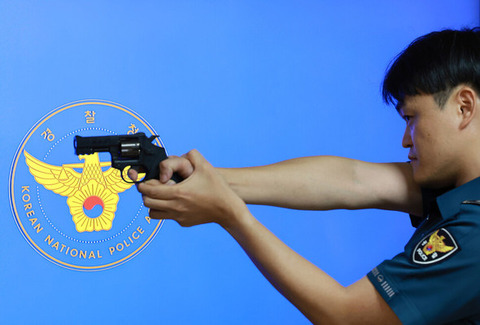 【韓国】 ３年以内に警察官「１人に１丁」…３８口径の「１０分の１」低威力拳銃を導入