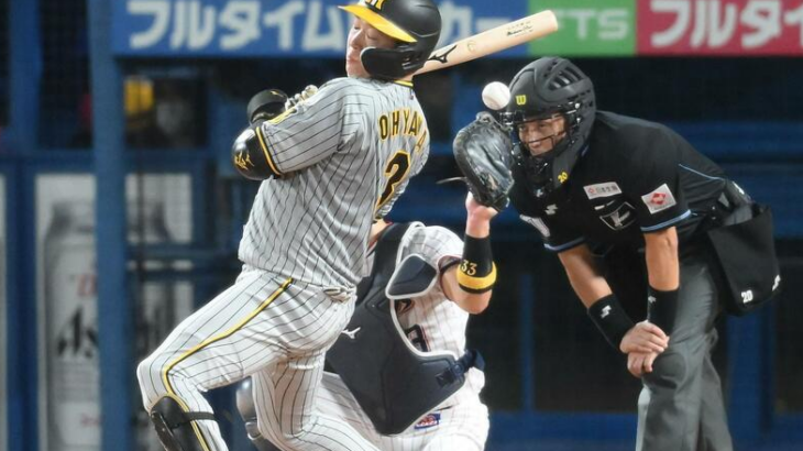 顔付近を通過するヤクルト投手の厳しい投球に阪神ファンがブーイング　小野寺、大山が慌ててよける