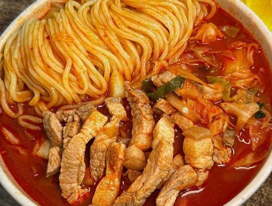 【画像】韓国人って食べ物の見た目を綺麗にするという概念に欠くんじゃねえかな
