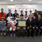 【画像】岩貞祐太、熊本県益城町の少年野球チームに野球用品を寄贈するｗｗｗ