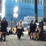 「突然追い出された」…歌舞伎町・トー横に大量機材　「排除か」広がる臆測　新宿区は否定