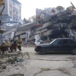 【中国】緊急事態！中国新疆でM7.1地震発生…被災地の住宅が崩壊