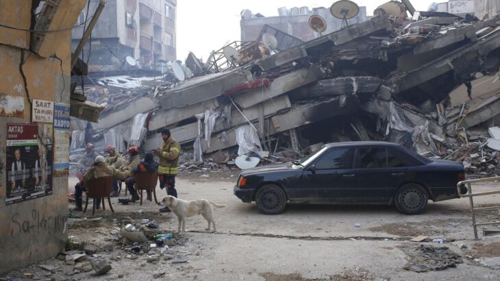 【中国】緊急事態！中国新疆でM7.1地震発生…被災地の住宅が崩壊