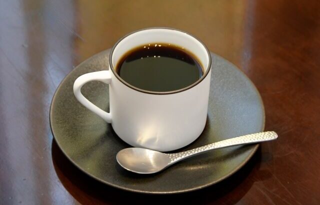 敵a「コーヒーは身体に良いでぇ～w」敵b「コーヒーは身体に有害。」←これ