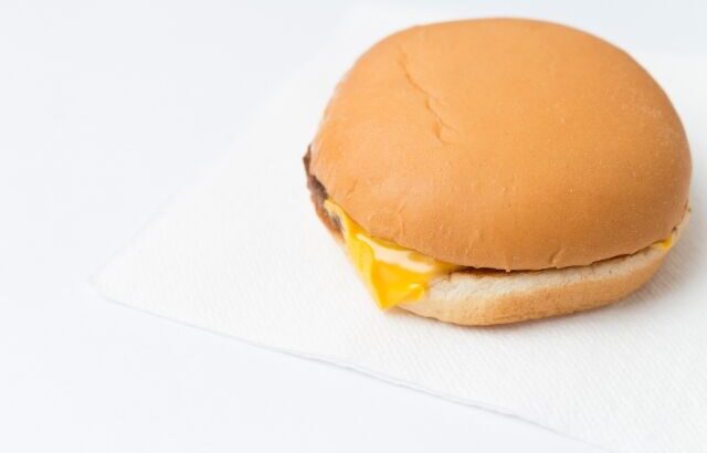 山田「太るためにマクドで毎回チーズバーガー3つ食べてました」←これ
