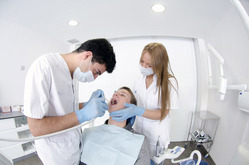歯医者「医学部行けたけど、命預かるの怖いんで歯医者にした」