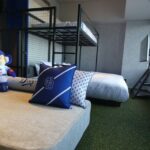 名古屋･栄の新ホテルに｢ドラゴンズルーム｣誕生！室内は球場と同じ人工芝が敷き詰められる