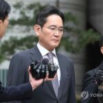 韓国地裁、サムスントップに無罪判決　法廷で安堵の笑み