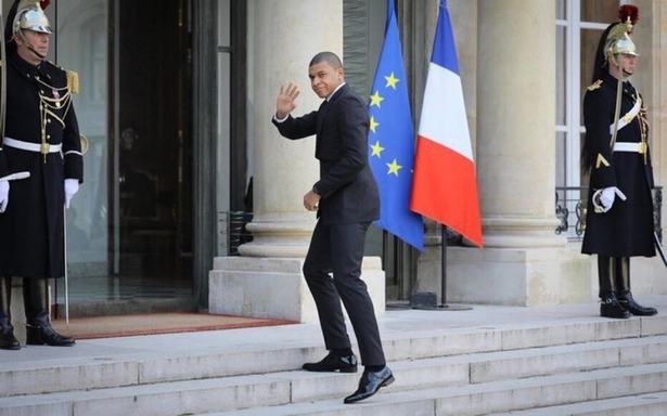 【悲報】キリアン・ムバッペさん、フランス大統領とカタール首長に食事会に誘われてしまうｗｗｗｗｗｗｗｗ