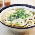 彼女「せっかく香川来たんだしうどん食べに行こ？」 ワイ「蕎麦でいいだろ」 彼女「…………は？」