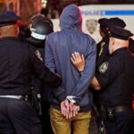 米NY大学デモ「逮捕者282人の約半数が学校と無関係」　市が発表