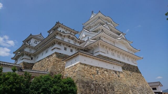 姫路城「外国人観光客が多すぎるので、外国人観光客の入場料を1,000円から4,000円にします！」