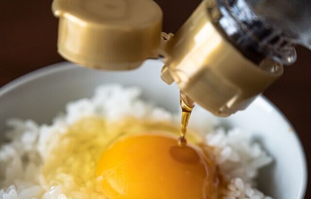 卵かけご飯（生卵、醤油、白米）に混ぜるとより美味しくなるもの