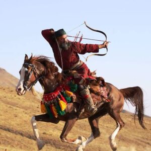 内蒙古の騎馬民族が、侵入したドローンを弓の一矢で落す