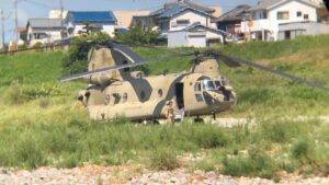 和歌山県の河川敷に米軍ヘリ３機が不時着、近隣住民「爆音で目が覚めた」…数時間後に飛び立つ