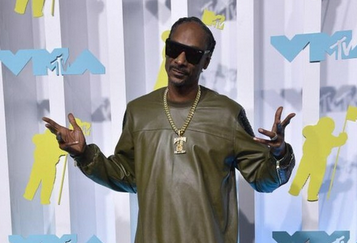 【朗報】Snoop Dogg「Xboxコントローラをいつも持ち歩いてる。水より大事」
