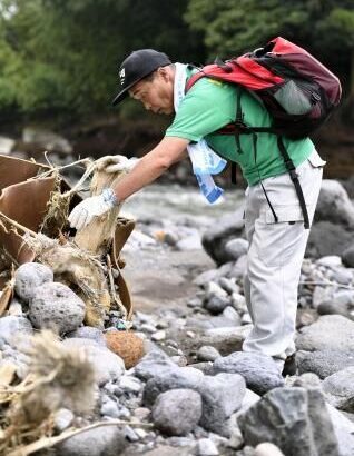 熊本地震で息子が行方不明なっても探して続けた父、亡くなっていた…