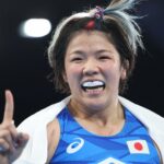 パリ五輪レスリング代表鏡優翔さん、阪神の始球式に登場